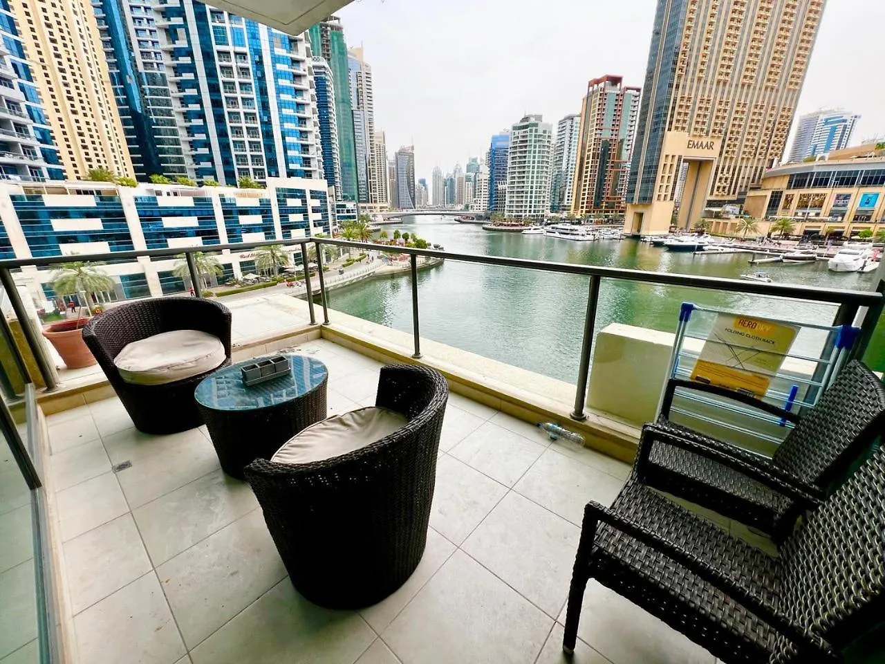 Quarto em Acomodações Particulares Marina Quays North Room 1 Dubai Emirados Árabes Unidos
